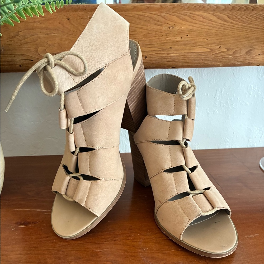 Hinge Tan Heels with Multi-Strap Design